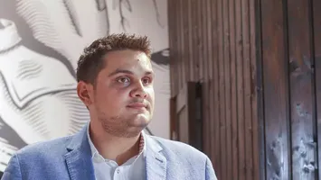 Ilie Dragne, mâna dreaptă a lui Liviu Dragnea, a câştigat în instanţă peste 1 milion de lei de la fiul fostului premier. De unde provine datoria lui Dragnea Jr