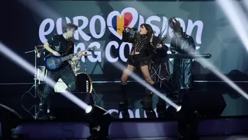 A câștigat Vocea României, iar acum va reprezenta țara la Eurovsion 2026. Cine este Alexandra Căpitănescu, tânăra care merge la Viena cu piesa „Choke Me”