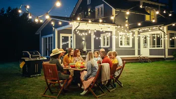 Stai la casă? Poți primi amendă de 6.000 de lei dacă vecinii te prind făcând asta