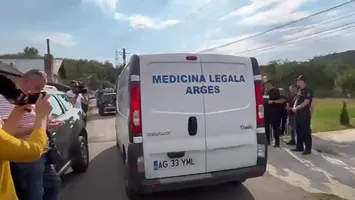 Un bărbat de 48 de ani din Argeş a fost găsit împuşcat în casă. Avea hainele de înmormântare pregătite, a lăsat şi mesaj de adio