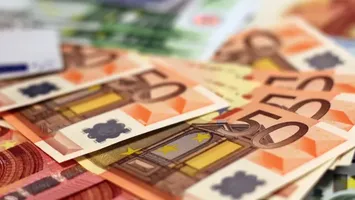 Euro și dolarul american se apreciază în fața leului. Cursul valutar anunțat de BNR 17 iunie
