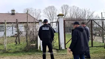 Poliţiştii de Frontieră din cadrul Gărzii de Coastă au capturat de la braconieri 15 kg de icre negre, 48 de kg de sturion şi importante sume de bani GALERIE FOTO