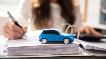 Ai vândut mașina? Iată cum te asiguri că nu mai ești „bun de plată”. Tot ce trebuie să știi despre radierea fiscală în 2026