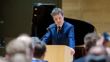 Nicuşor Dan, discuţii cu preşedintele Consiliului European, António Costa / G7 ia în calcul folosirea rezervelor strategice de petrol