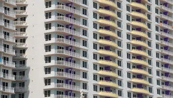 Vine criza imobiliară? Au scăzut vânzările apartamentelor, ce se întâmplă cu prețul locuințelor