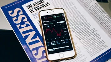 Ziua dispariției cash-ului, tot mai aproape. Cum vor ”arăta” banii viitorului. Inteligența artificială va face plăți în locul omului!