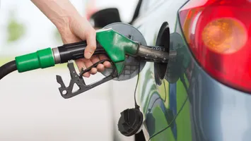 Preţ carburanţi 24 martie 2026. Noi scumpiri la pompă! Cât costă un plin după ce Guvernul a apăsat „butonul de panică”