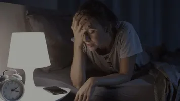 Românii nu mai dorm noaptea din cauza banilor. Grija zilei de mâine și problemele financiare îi țin treji pe 85% dintre cetățeni