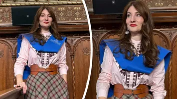 O româncă a fost acuzată că a copiat la examenul de rezidențiat din Spania folosind ochelari AI, după ce a luat cea mai mare notă din istorie: „M-am dedicat studiului și am făcut ceea ce trebuia să fac”