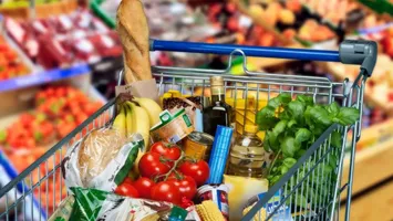 Alimentele de bază s-ar putea scumpi din nou în martie 2026. Experții avertizează: „Costurile mai mari se vor vedea direct la raft”