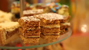 Prăjitura de post cu mere și nuci. Desertul simplu și ieftin pe care trebuie să-l încerci în Postul Paștelui