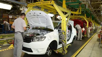 Dacia începe programul de plecări voluntare. Câți bani primesc angajații de la Mioveni dacă acceptă să plece din companie