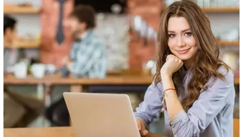 EUROSTAT. Tinerii români fug de muncă, doar 1,2% dintre studenţi lucrează simultan. Cum arată HARTA ŞOMAJULUI în România