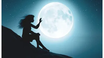 Evenimentele astrologice din mai 2026 te scot din „priza” stresului. Tu ce închei și lași în urmă și ce începi nou sub puterea celor două Luni pline