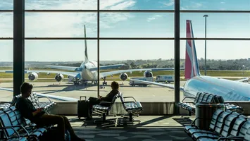 ”Taxă de protecție” cerută de agențiile de turism pentru garantarea sejurului. Sunt legale sumele cerute românilor?