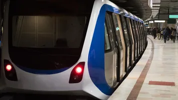 Ministrul Transporturilor aprobă scumpirea călătoriei cu metroul chiar în ziua când îşi dă demisia din Guvern. Metrorex va creşte tariful de la 1 mai, de la 5 lei la 7 lei