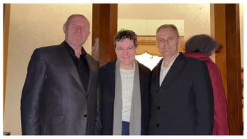 Surpriza din Vinerea Mare. Nicușor Dan, prezent la Mănăstirea Cornu alături de lideri PSD