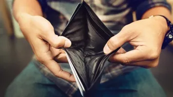 ANPC: Persoanele fizice cu dificultăți financiare pot apela la insolvență pentru restructurarea sau ștergerea datoriilor