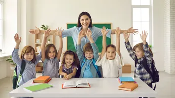 Un profesor debutant câștigă mai puțin decât un casier. Diferența uriașă între lege și realitatea din sistem