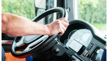 În ce domenii românii fără studii superioare pot câștiga până la 10.000 de lei. Lista locurilor de muncă disponibile