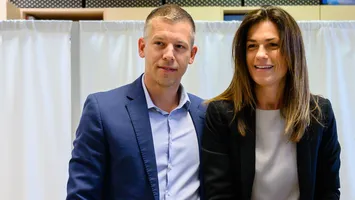 Acuzații extrem de grave aduse de fosta soție a lui Peter Magyar noului premier al Ungariei: ”A scos un cuțit și a început să se plimbe prin casă. Eu și mama eram speriate, întrebându-ne ce se va întâmpla cu copiii”