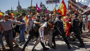 Miting masiv la Madrid împotriva Guvernului. Coliziune între poliţie şi protestatari VIDEO
