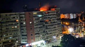 VIDEO Primele imagini de la locul tragediei! Cum arată resturile dronei prăbușite peste un bloc din Galați