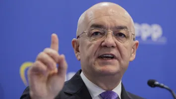 Emil Boc cere „divorțul” de PSD: „Este sănătos ca PNL şi PSD să se separe. Am pierdut enorm că am stat prea mult împreună”