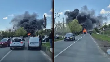 Un autocar cu 27 de persoane, cuprins de flăcări în județul Tulcea. Care este starea pasagerilor. VIDEO
