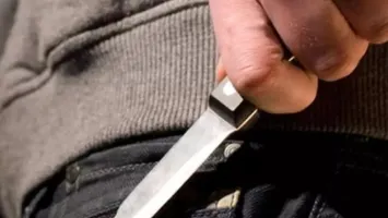 Copil de 12 ani, transportat cu elicopterul SMURD la spital, după ce a fost înjunghiat de un coleg