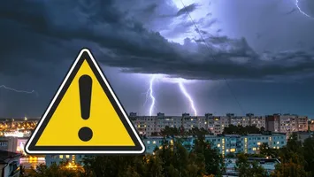 ANM a emis COD GALBEN de furtuni și ploi torențiale care lovesc jumătate din țară până duminică dimineață. Meteorologii anunță descărcări electrice, grindină și cantități mari de apă în 17 județe