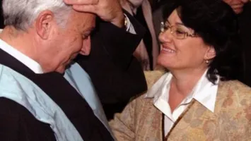 Detalii mai puțin știute despre Elena, soția lui Mugur Isărescu: „Ne-am despărțit, ne-am regăsit și am rămas împreună”. Gestul pe care îl face zilnic pentru ea
