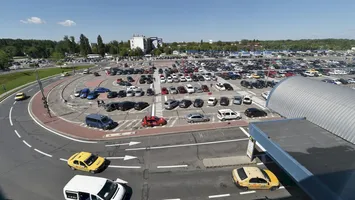Schimbare importantă la Aeroportul Otopeni. Parcarea poate fi plătită și online
