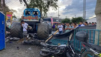 VIDEO Un monster truck a intrat în mulţimea de spectatori la un eveniment auto. Au murit trei persoane şi alte 38 au fost rănite