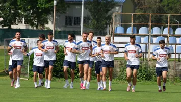 ROMÂNIA – ŢARA GALILOR LIVE VIDEO ONLINE PRIMA TV: Hagi a trimis acasă 7 tricolori: „Trebuie să devenim foarte pragmatici, să producem rezultate”