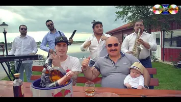 Cum arată vila din Snagov în care locuiește Nuțu Cămătaru. Proprietatea are ieșire la lac și dispune de un debarcader privat