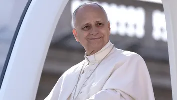 O femeie laică preia o funcție echivalentă cu cea de ministru la Vatican. Decizia istorică luată de Papa Leon al XIV-lea