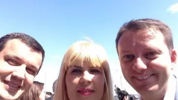 Elena Udrea susține soluția Siegfried Mureșan premier, dar ține să amintească despre un dosar celebru. ”Îi finanța campania Gheorghe Ștefan, zis Pinalty. Nu știam atunci că din banii din Microsoft”