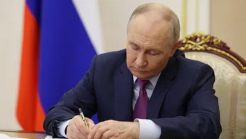 Putin a semnat, nu se mai poate face nimic! Rușii, disperați să-și scoată banii din bănci