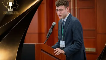 Un tânăr român din campania „100 de tineri pentru dezvoltarea României” a negociat la ONU şi studiază la Harvard. Povestea lui Alexandru Drăghia