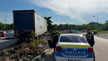Accident în lanț în municipiul Constanța. Un TIR din Ucraina a lovit mai multe mașini într-un sens giratoriu
