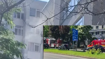 Incendiu la un bloc din Slatina, focul a pornit de la o hotă