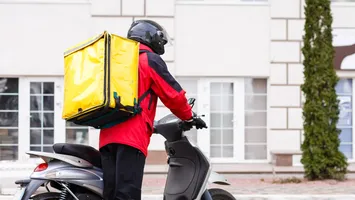 Salariile din România te sperie? Poți câștiga 3.200 de euro în Germania dacă ai permis de conducere. Cât poți câștiga în Olanda