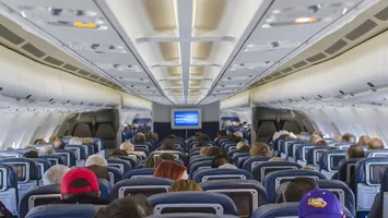 De ce scaunele din avioane devin tot mai incomode. Există o explicație!