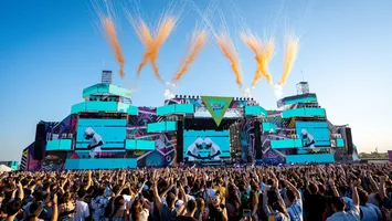 Un bărbat de 54 de ani a murit în parcarea Beach, Please! Fiul său, preluat de autorități. Organizatorul festivalului: ”Suntem alături de familia îndoliată și ne dorim sa oferim tot sprijinul necesar”