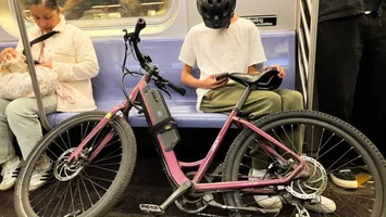 Metrorex anunță schimbări privind regulile pentru biciclete și trotinete în metrou. Intervalele orare se extind