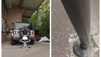 Viralul zilei. Cel mai ingenios şofer din Bucureşti. A tăiat un stâlpişor şi i-a montat balama pentru a parca gratis pe trotuar