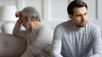Țara în care părinții te pot da în judecată dacă nu îi vizitezi. Legea care te obligă să nu uiți casa părintească