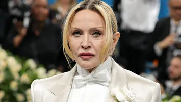 Madonna își sărbătorește ziua de naștere în Corfu, în una dintre cele mai frumoase insule ale Greciei. „Regina muzicii pop” a mers cu elicopterul la Meteora