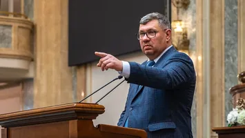 Senatorul POT Robert Ghiță, acuzat de soție că a agresat-o și a dat-o afară din casă. Femeia a obținut ordin de protecție provizoriu